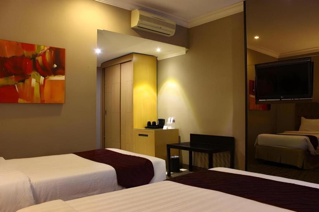 The Mirah Hotel בוגור מראה חיצוני תמונה