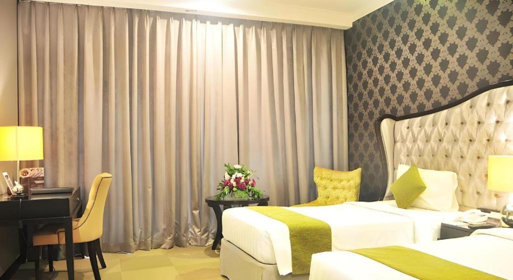 The Mirah Hotel בוגור מראה חיצוני תמונה