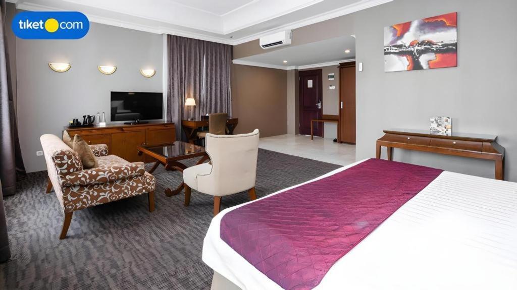 The Mirah Hotel בוגור מראה חיצוני תמונה