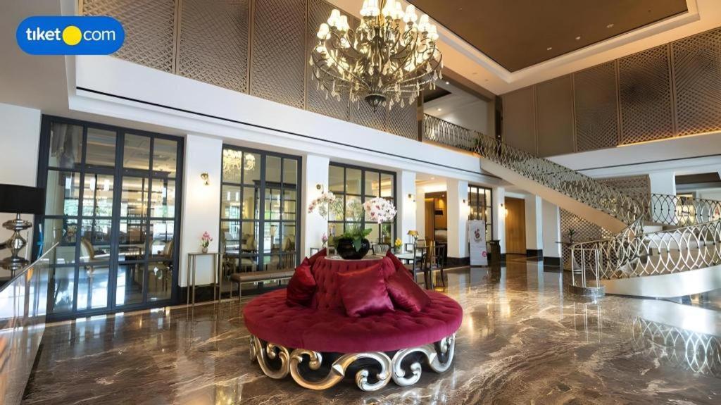 The Mirah Hotel בוגור מראה חיצוני תמונה