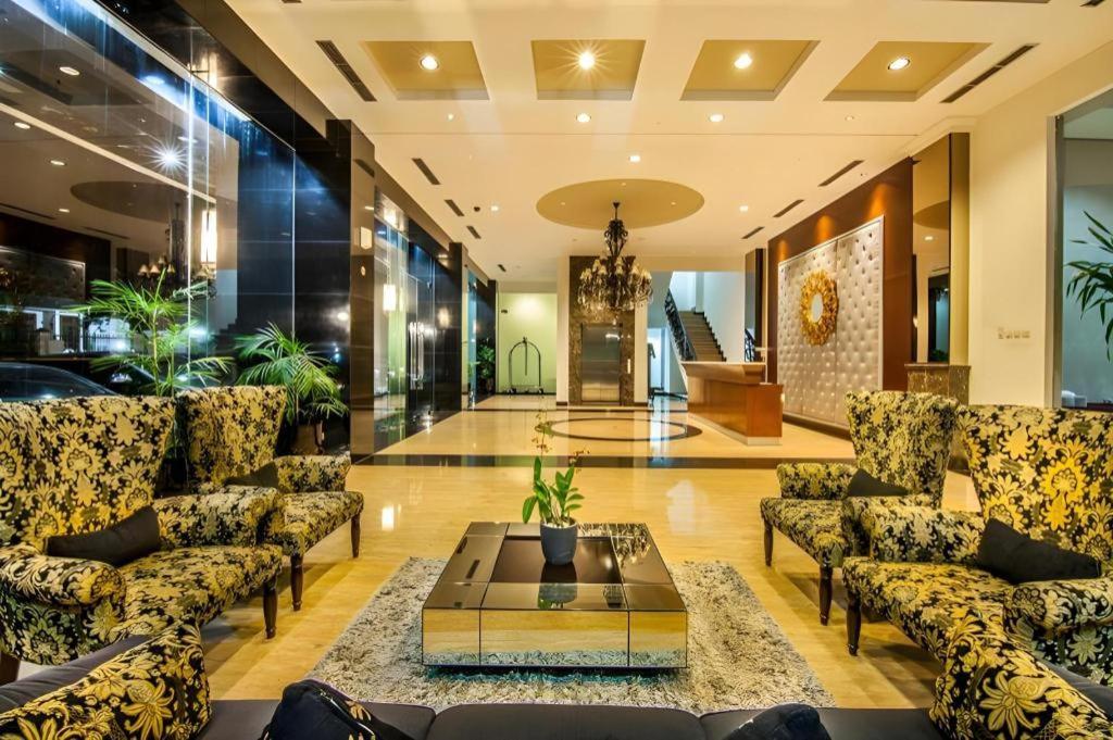 The Mirah Hotel בוגור מראה חיצוני תמונה