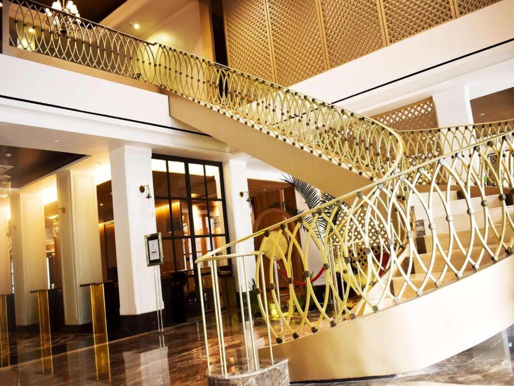 The Mirah Hotel בוגור מראה חיצוני תמונה